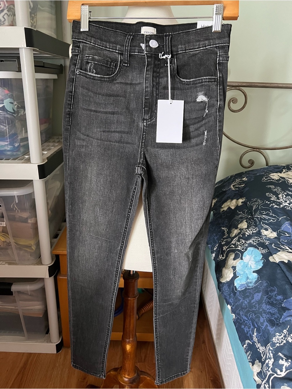 Sneak Peek Women’s High Rise 3/w26 Charcoal Washed Skinny Jeans